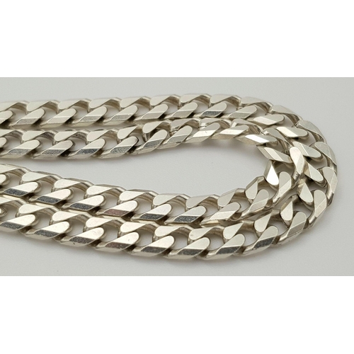 1536 - An Appealing Solid Silver 925 Curb Chain Necklace, 33.2 grams, 52cm. In excellent condition.