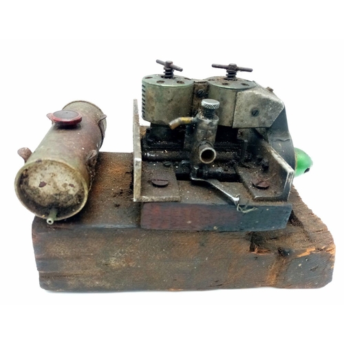 1572 - A vintage compact stationary engine - great for small equipment or hobby projects. Perfect for fixed... 