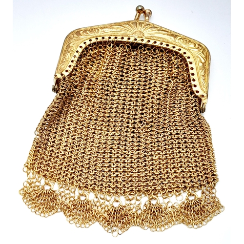 2184 - AN ART DECO LADIES COIN PURSE WITH YELLOW METAL CLASP AND GOLD LAME WOVEN NETTING,   8 X 9cms