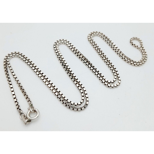 2433 - A 925 Silver Venetian Link Necklace. 58cm. 8g