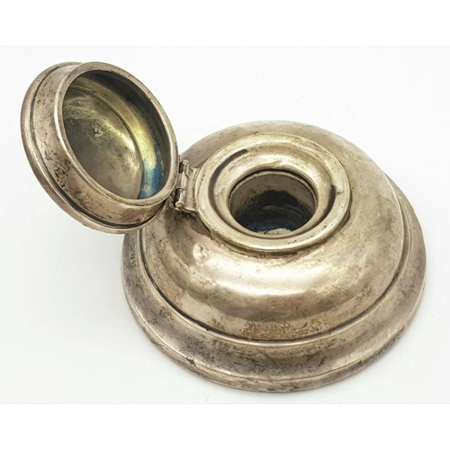 478 - A 1930 Sterling Silver Inkwell - Chester Hallmarks. wood base. 122g.