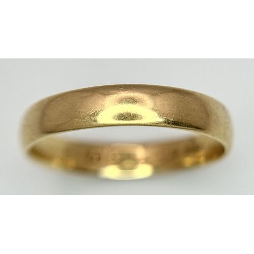 113 - A Vintage 18K Yellow Gold Band Ring. Full UK hallmarks. 4mm width. 3g.