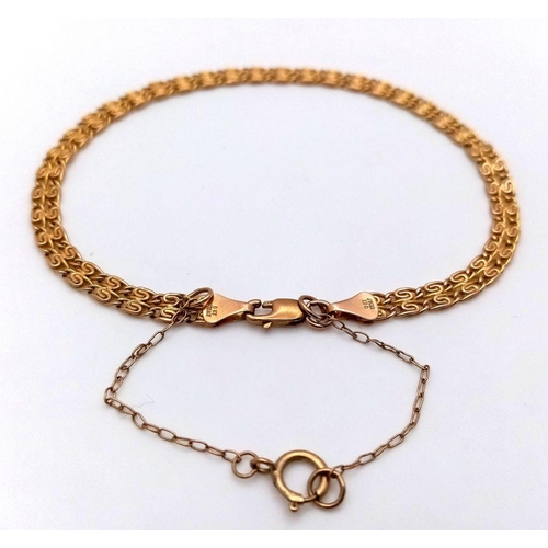 58 - A Vintage Italian 9K Yellow Gold Intricate Link Bracelet with Safety Chain. 18cm. 2.3g.