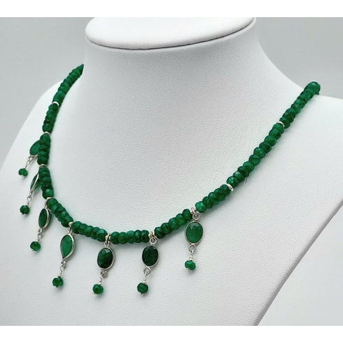 924 - An Emerald Gemstone Necklace with Emerald Drops. 44cm.