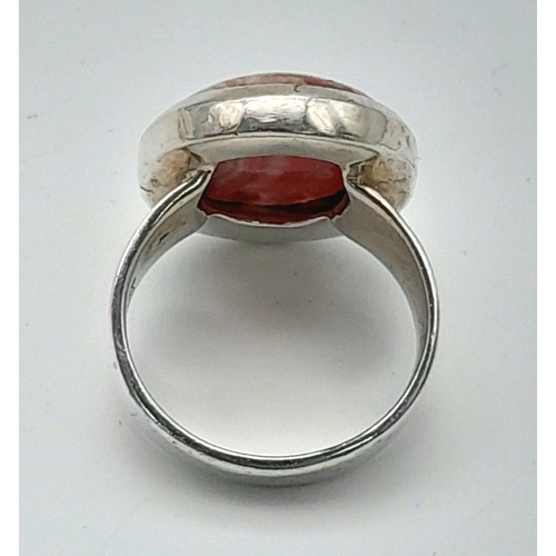 547 - A 925 Sterling and large Agate Cabochon Ring. Size N.