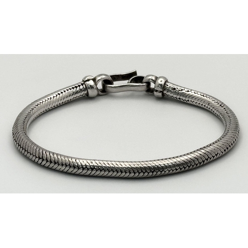 874 - A vintage Silver (tests as) Foxtail Link Bracelet. 17cm. 30g