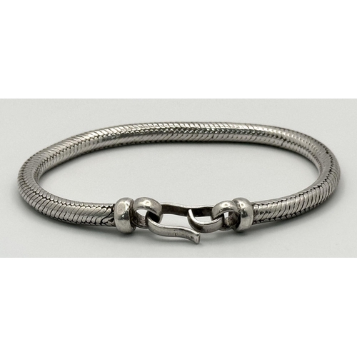 874 - A vintage Silver (tests as) Foxtail Link Bracelet. 17cm. 30g