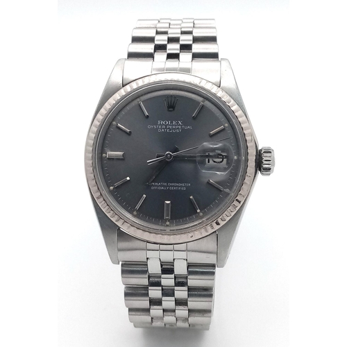 10 - A Rolex Oyster Datejust Gents Watch. Model 1601. Oyster steel bracelet and case - 36mm. Silver tone ... 