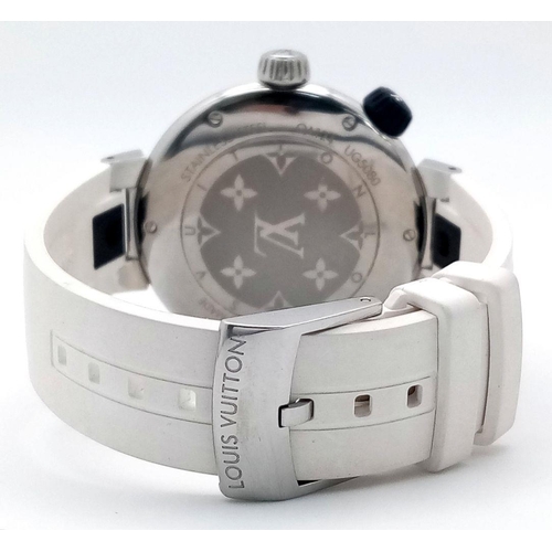 38 - A Louis Vuitton Tambour Street Diver Quartz Gents Watch. Model - QA124. White rubber strap. Stainles... 