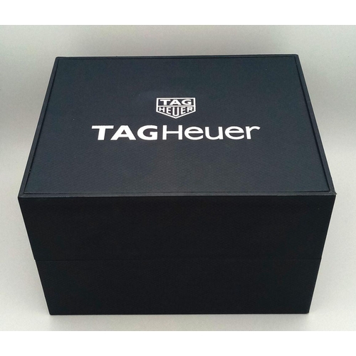 73 - A Tag Heuer Calibre 16 Carrera Automatic Gents Watch. Black rubber strap. Case - 42mm. Black dial wi... 