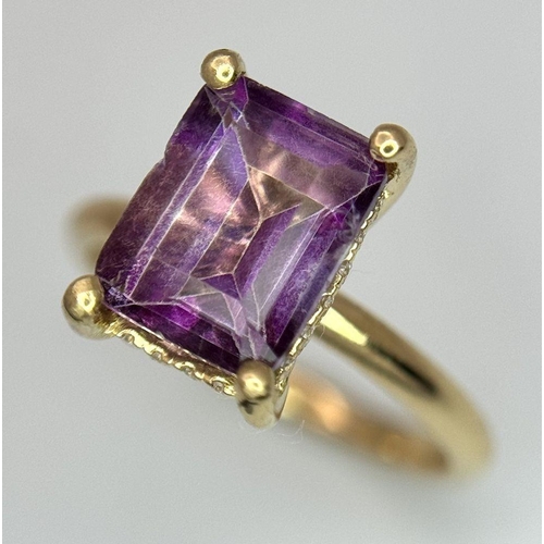 118 - A 18K YELLOW GOLD DIAMOND HIDDEN HALO RING SET WITH AMETHYST,  2.90CT AMETHYST.  3.5G TOTAL WEIGHT, ... 