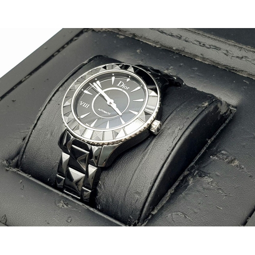 382 - A Christian Dior Automatic Ladies Watch. Ceramic and stainless steel bracelet and case - 38mm. Black... 