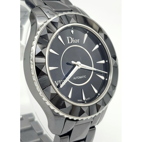 382 - A Christian Dior Automatic Ladies Watch. Ceramic and stainless steel bracelet and case - 38mm. Black... 