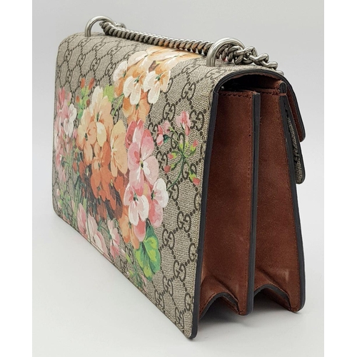 24 - A Gucci Dionysus GG Supreme Floral Shoulder Bag. Beige GG Supreme canvas exterior featuring a floral... 