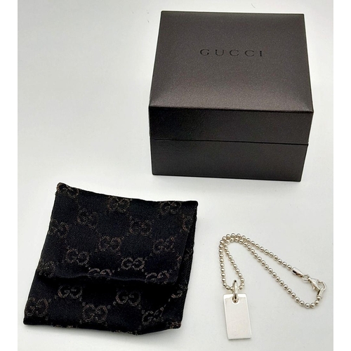 492 - A Sterling Silver Gucci Bracelet. Comes with original Gucci box. In good condition. 17cm. Ref: STK01... 