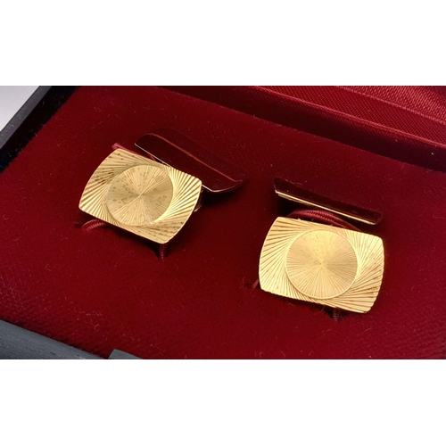 929 - A Pair of Vintage 22 Carat Gold on Silver Cufflinks. Engine Turned Design. 1.5cm Length. In Original... 