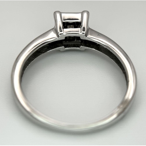 1136 - AN 18K WHITE GOLD DIAMOND SET RING 0.25CT 3G TOTAL WEIGHT, SIZE M. Ref: SC 8085