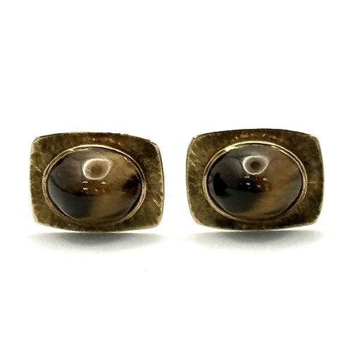 337 - A Pair of Vintage 9K Yellow Gold Tigers Eye Cufflinks. Brilliantly crafted with quality Tigers eye c... 