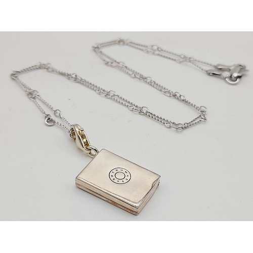 1122 - A Thomas Sabo Sterling Silver Pendant on a Silver Necklace. 
42cm and 2cm. Ref: STK020211