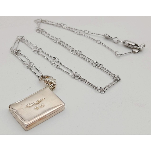 1122 - A Thomas Sabo Sterling Silver Pendant on a Silver Necklace. 
42cm and 2cm. Ref: STK020211