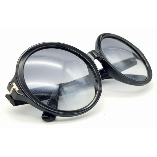 283 - A Pair of Tom Ford Sunglasses. Comes with original case. Ref: STK020140