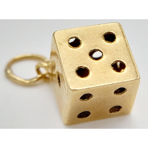 780 - A 9K YELLOW GOLD DICE CHARM 0.76G TOTAL WEIGHT. 0.7CM X 0.7CM . Ref: SC 1029