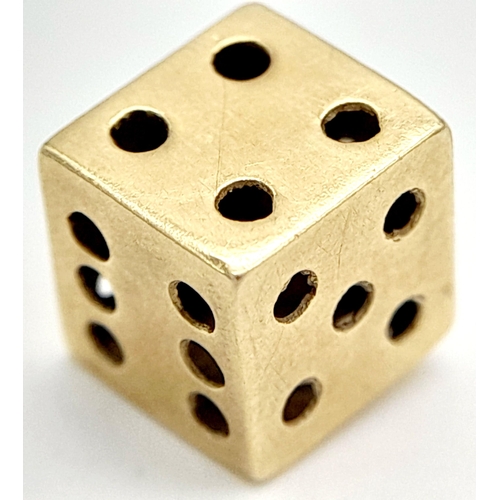 780 - A 9K YELLOW GOLD DICE CHARM 0.76G TOTAL WEIGHT. 0.7CM X 0.7CM . Ref: SC 1029