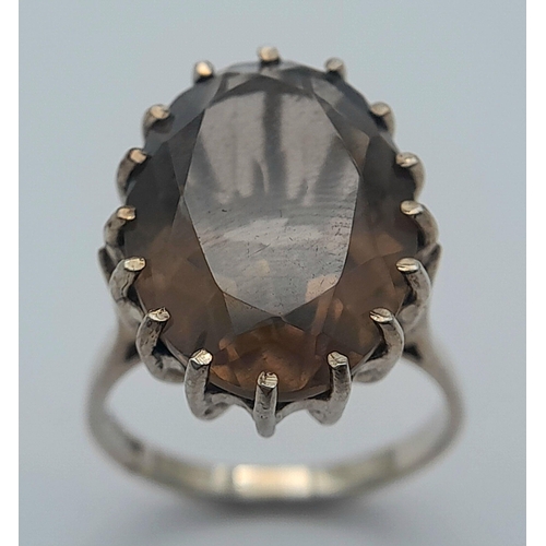 922 - A Hallmarked 1977 (Jubilee Year) Silver and Large Smoky Quartz Set Ring Size O. The Ring is Set with... 