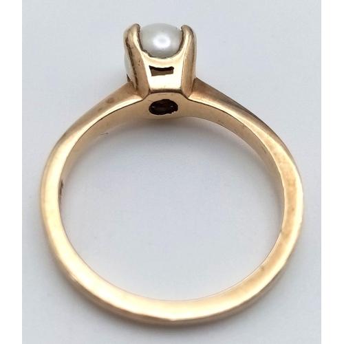 238 - Traditional 10 CARAT GOLD, PEARL RING. Having single Pearl set to top in classic Four Claw mount. 2.... 