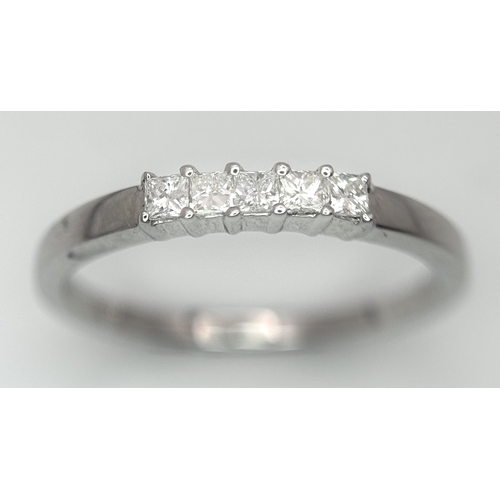 275 - AN 18K WHITE GOLD DIAMOND 5 STONE PRINCESS CUT RING 0.25CT. 2G TOTAL WEIGHT. SIZE M. Ref: SC 1050