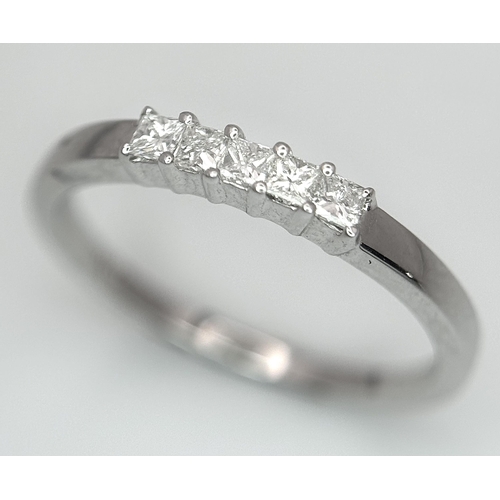 275 - AN 18K WHITE GOLD DIAMOND 5 STONE PRINCESS CUT RING 0.25CT. 2G TOTAL WEIGHT. SIZE M. Ref: SC 1050