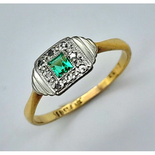 324 - AN 18K YELLOW GOLD & PLATINUM VINTAGE DIAMOND & EMERALD RING. 1.87G TOTAL WEIGHT. SIZE N. Ref: SC 10... 