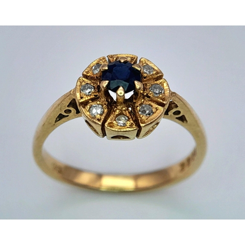 352 - AN 18K YELLOW GOLD DIAMOND & SAPPHIRE RING. 2.48G IN WEIGHT. SIZE G AND 1/2. Ref: SC 1057