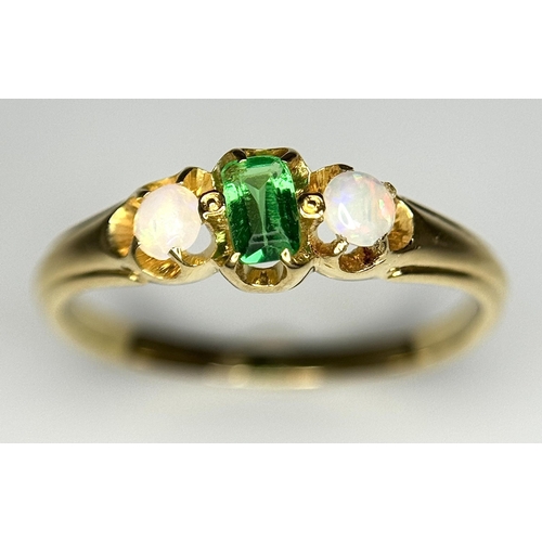 380 - AN 18K YELLOW GOLD EMERALD & OPAL RING. 1.8G TOTAL WEIGHT. SIZE J. Ref: SC 1061