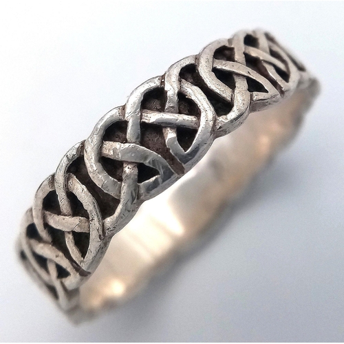 504 - Magnificent vintage CELTIC SILVER BAND RING. Extremely large finger size of Z + 3. Traditional Celti... 