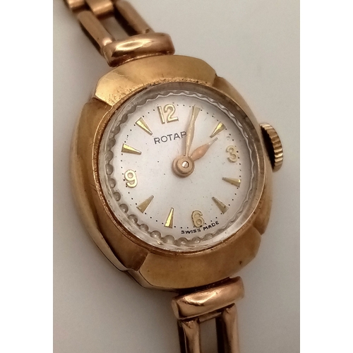 633 - A Vintage 9K Yellow Gold Rotary Watch. 9K gold bracelet and case - 18mm. White dial. Mechanical, han... 