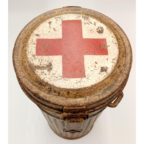 421 - A WW2 German Africa Corps Medics Gas Mask Canister.