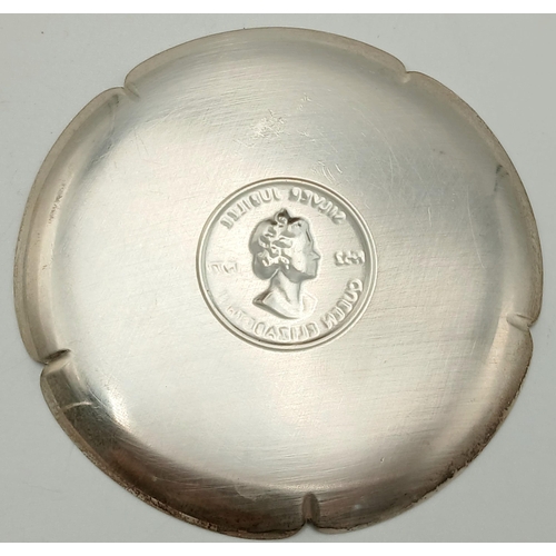 662 - A Vintage Hallmarked 1977 (Jubilee Year) Silver Coin Design Pin Tray. 7.8cm Diameter. Silver Weight ... 