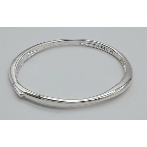 681 - A MONICA VINADER STERLING SILVER BANGLE. 16.45G IN WEIGHT. Ref: SC 1070