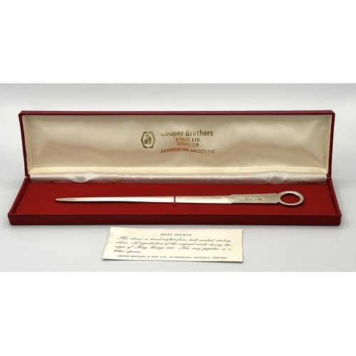 683 - A Vintage Hallmarked 1979 Sterling Silver George III Design Presentation Meat Skewer