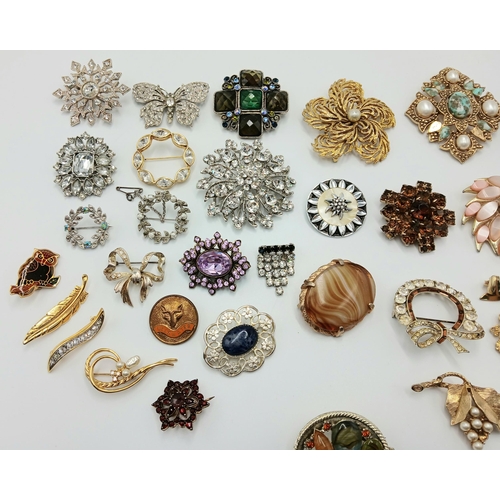 7 - A Stunning selection of VINTAGE BROOCHES to include jewelled etc. Many extremely large show stopping... 