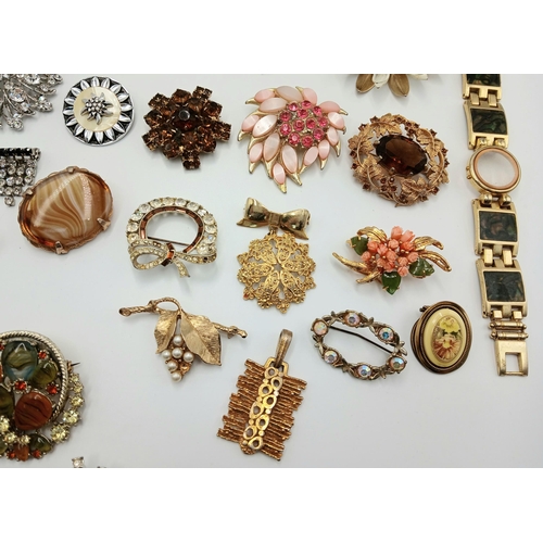 7 - A Stunning selection of VINTAGE BROOCHES to include jewelled etc. Many extremely large show stopping... 