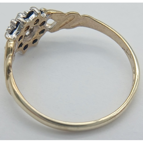 786 - A 9K YELLOW GOLD DIAMOND & SAPPHIRE RING. 1G TOTAL WEIGHT. SIZE I AND 1/2. Ref: SC 1026