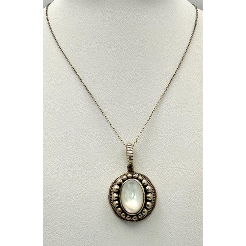 894 - A Vintage Sterling Silver Mother of Pearl Set ‘Suarti’ Pendant Necklace. 41cm Length. Pendant Measur... 