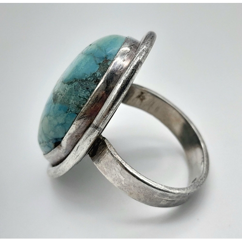 913 - A STERLING SILVER STONE SET RING. 14.1G IN WEIGHT. SIZE S. Ref: 7852