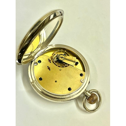 720 - An Antique gents large silver pocket watch. In working order.