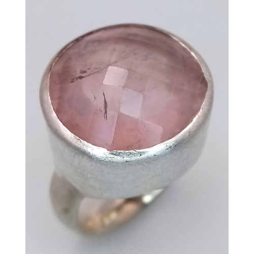 1151 - A Vintage Heavy Weight Rose Quartz Sterling Silver Ring Size P. Set with a 1.7cm Diameter Faceted Ro... 