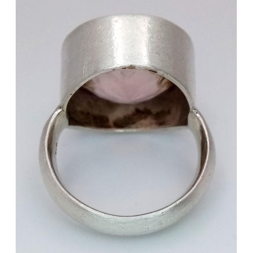 1151 - A Vintage Heavy Weight Rose Quartz Sterling Silver Ring Size P. Set with a 1.7cm Diameter Faceted Ro... 