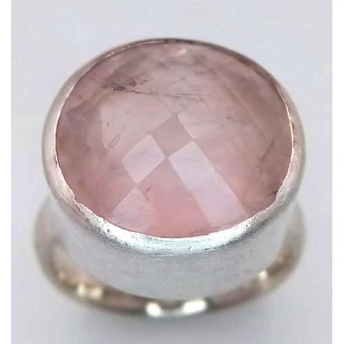 1151 - A Vintage Heavy Weight Rose Quartz Sterling Silver Ring Size P. Set with a 1.7cm Diameter Faceted Ro... 