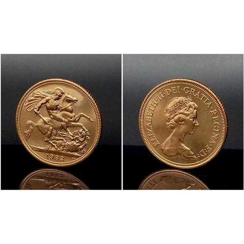 419 - A 22K Gold 1982 Queen Elizabeth II Uncirculated Full Sovereign - In a protective capsule.